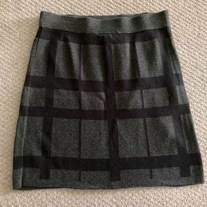 Loft dark gray & black skirt